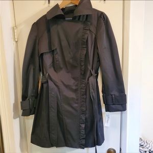 NWT SIZE SMALL TRENCH/ RAIN COAT